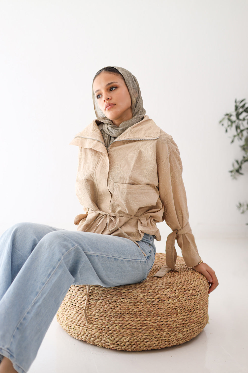 Embriodary Cropped Jacket - BEIGE