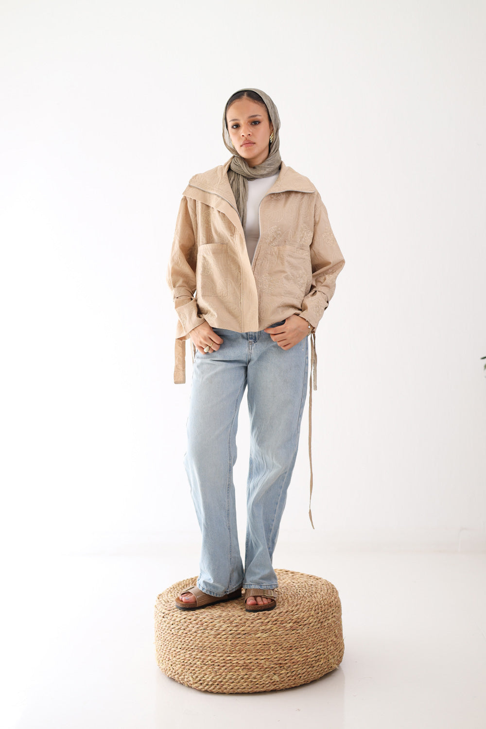 Embriodary Cropped Jacket - BEIGE