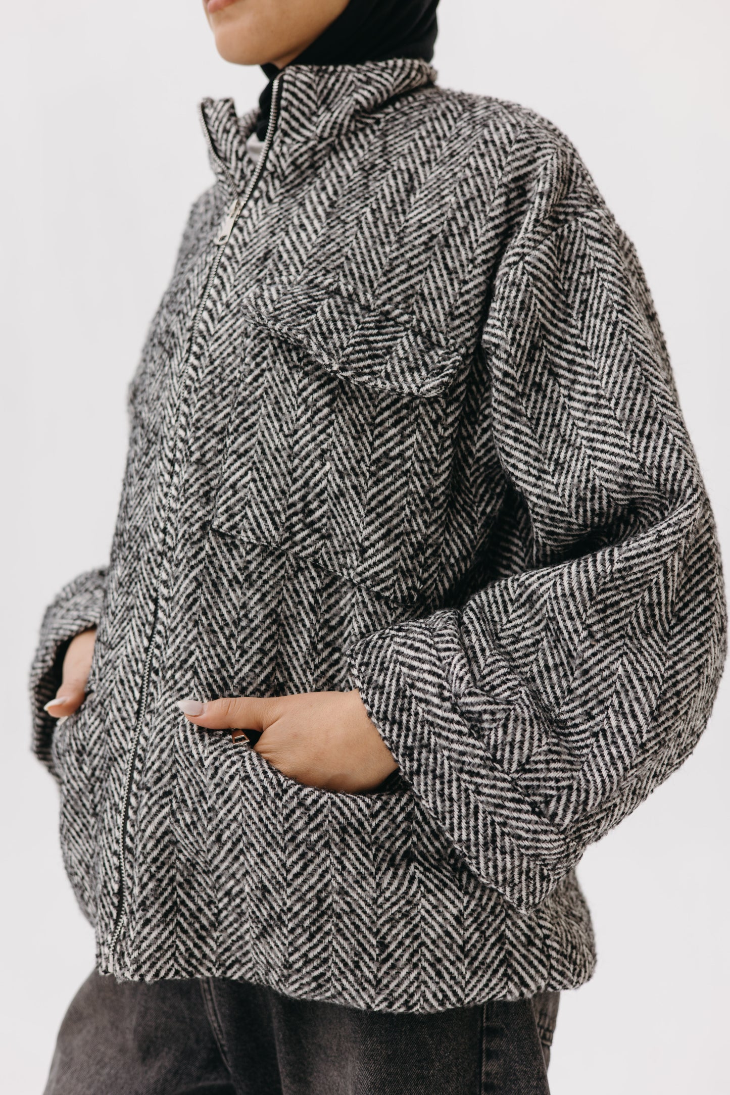 ZIPPER GOOKH JACKET -  BLACK